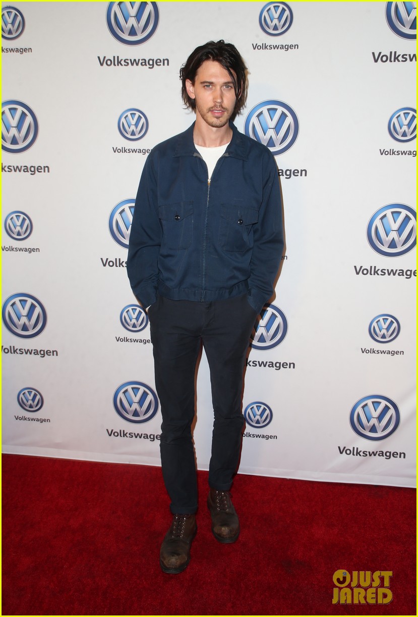 vanessa hudgens austin butler volkswagen event 24