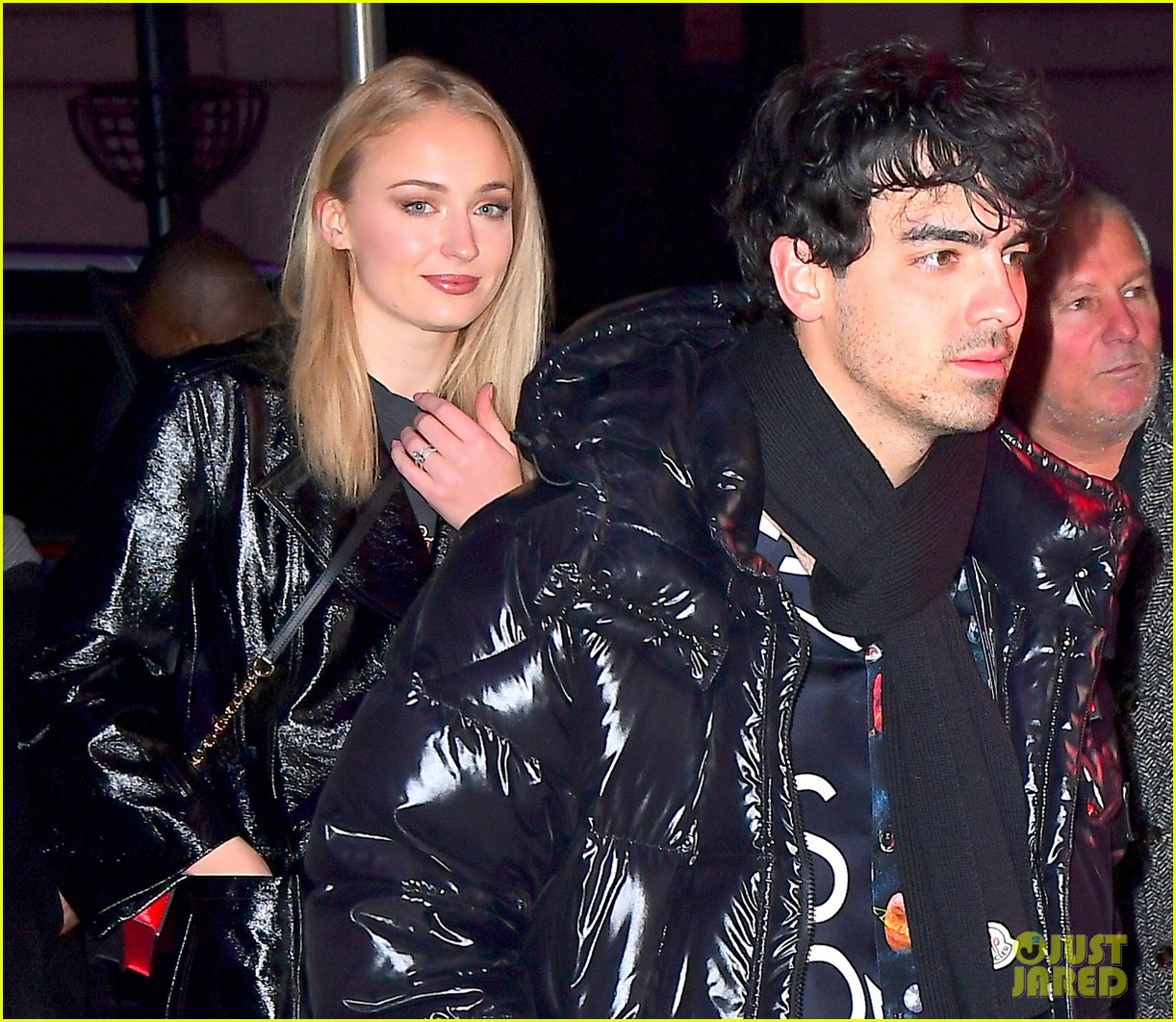 Nick Jonas, Joe Jonas, & Sophie Turner Step Out to Grab Some Cookies ...