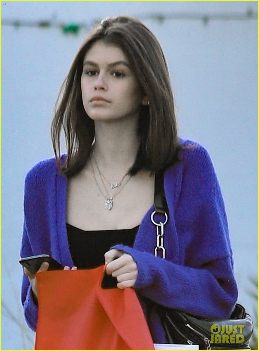 Full Sized Photo of kaia gerber gets some last minute christmas