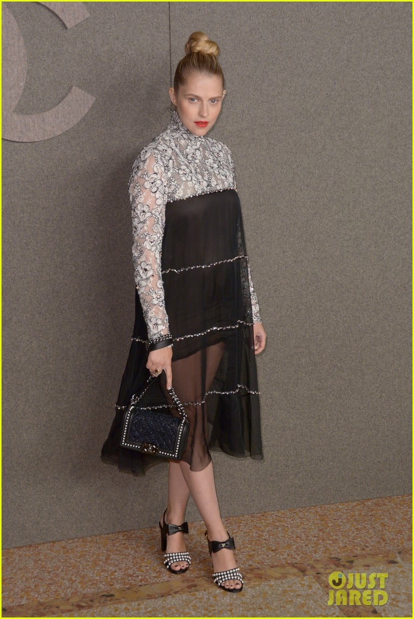 Full Sized Photo of kaia gerber chanel metropolitan museum show 05