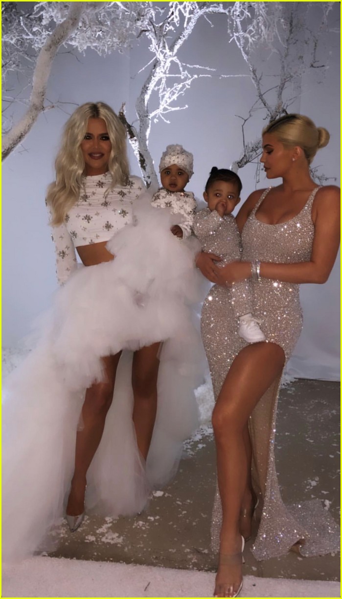 kylie jenner christmas eve party stormi webster 02