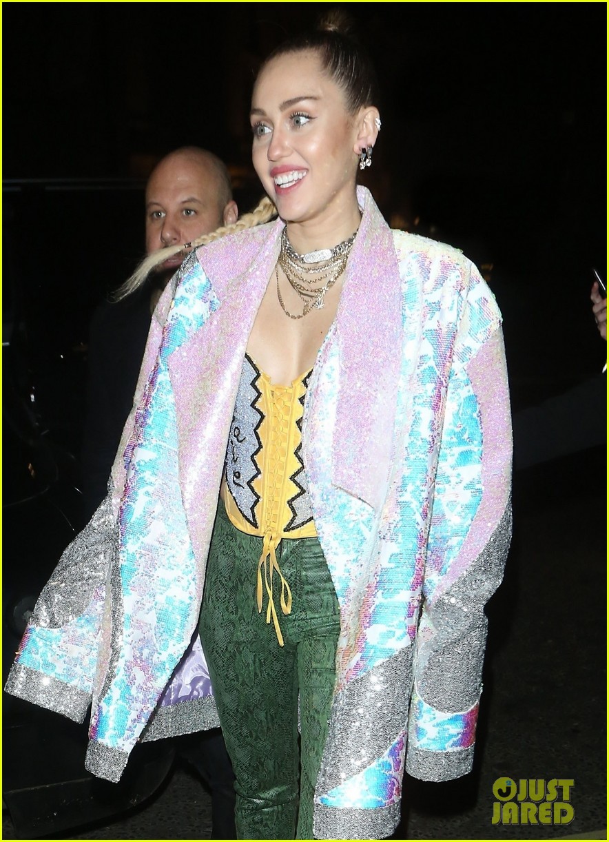 Miley Cyrus Sparkles For A Night Out In London Photo 1204595 Photo Gallery Just Jared Jr 5337