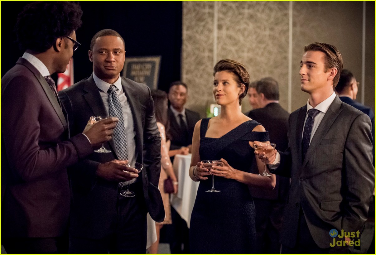 oliver changed man new arrow stills 11