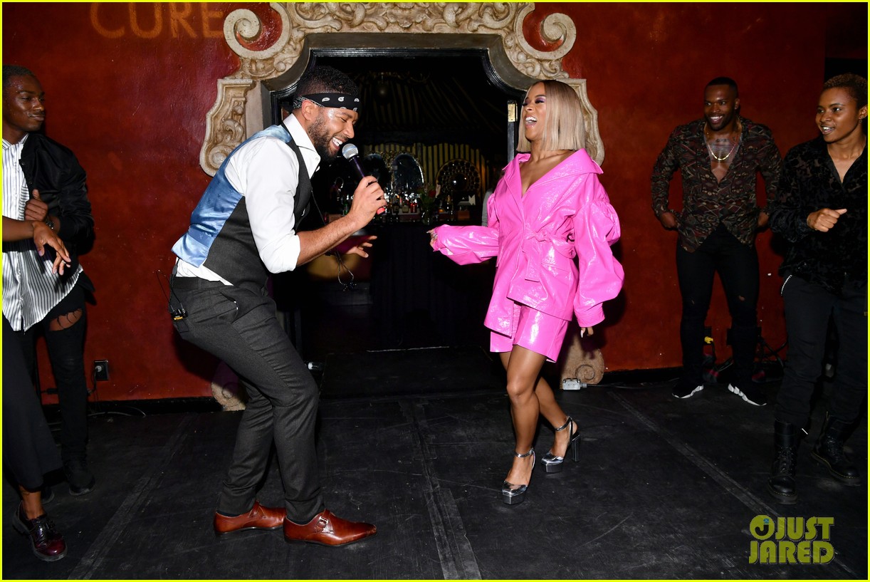 Victoria Justice & Chloe Lukasiak are Co-Chairs at amfAR's Dance2Cure