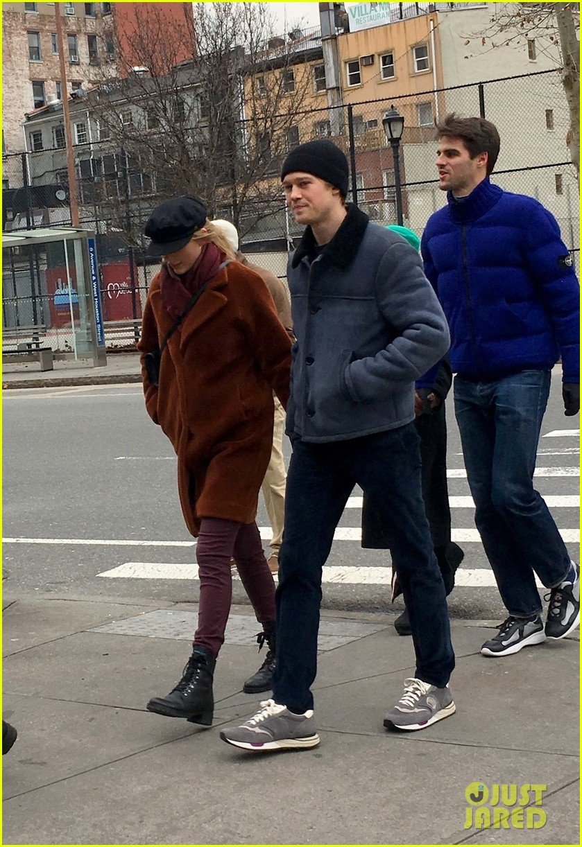 Taylor Swift, Joe Alywn Walk Hand in Hand in NYC