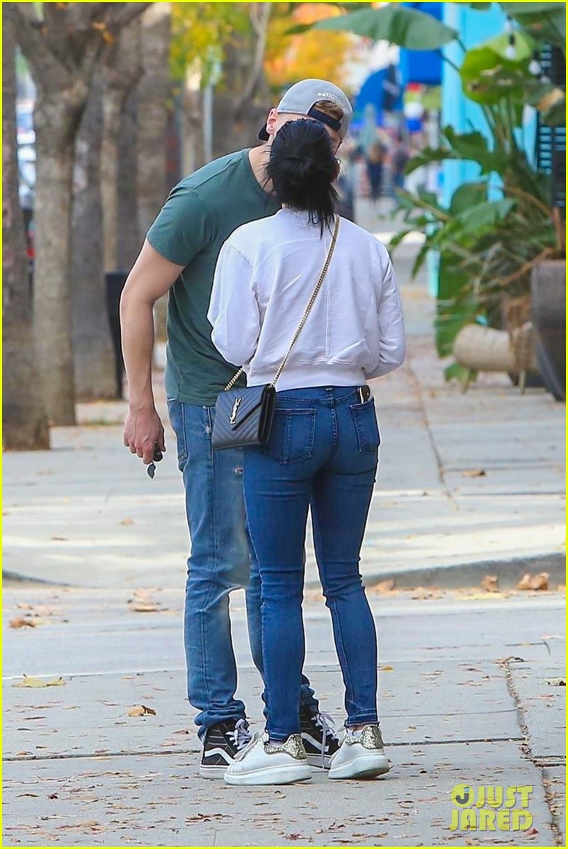 Ariel Winter & Levi Meaden Show Sweet PDA While Stepping Out Together