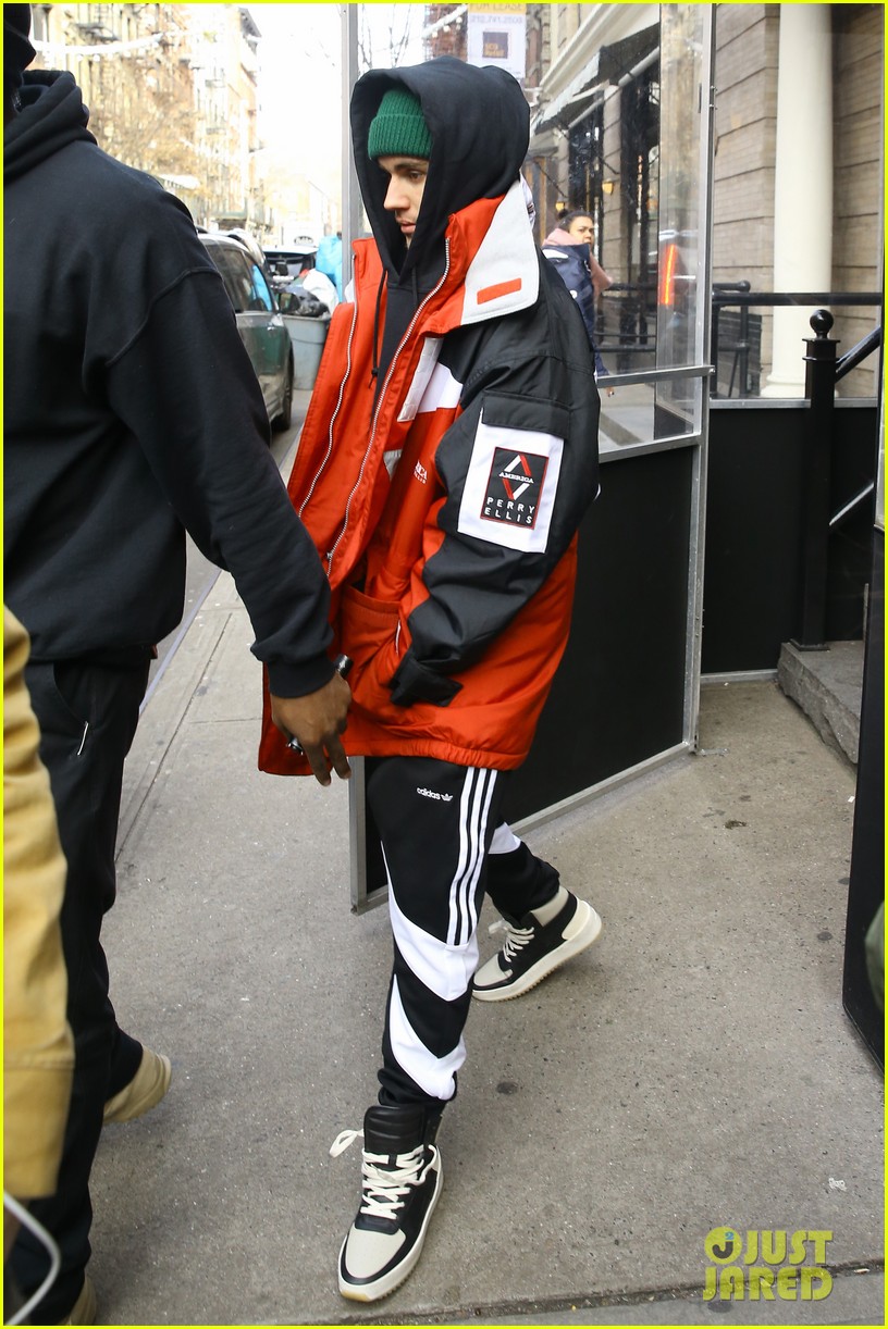 Full Sized Photo of justin bieber hailey bieber lunch date nyc 13