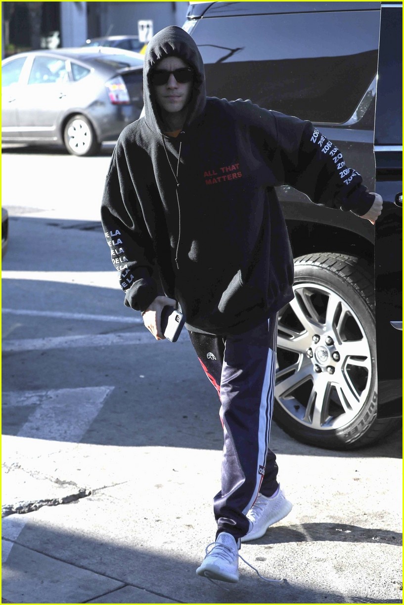 Hailey & Justin Bieber Meet Up for Mid-Week Lunch Date | Photo 1209536 ...