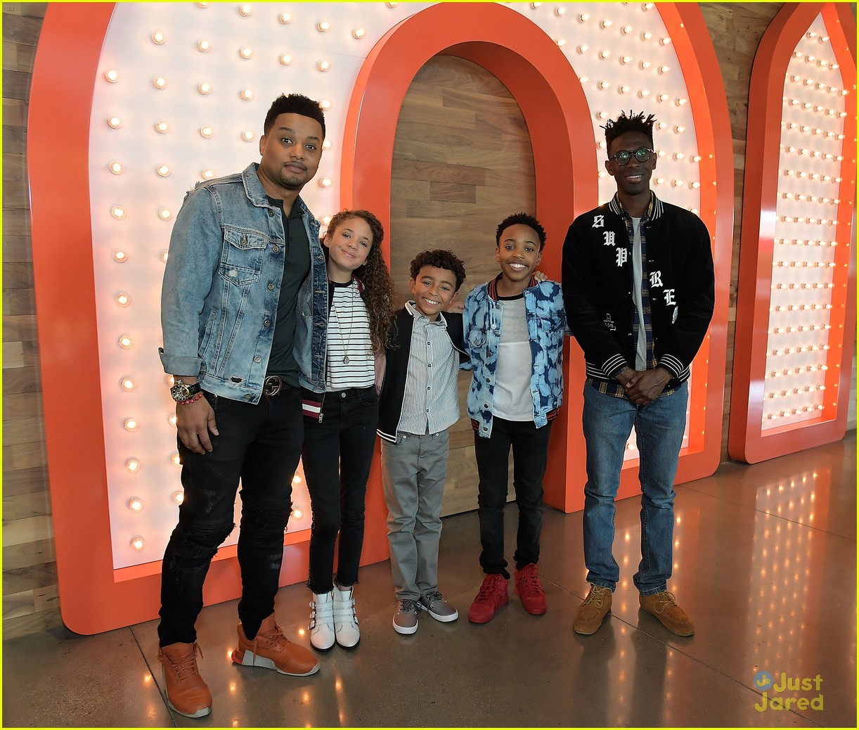 cousins life party premiere pics bts 21