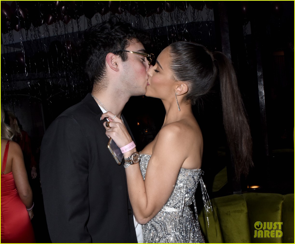 kaia gerber madison beer new years eve party 02