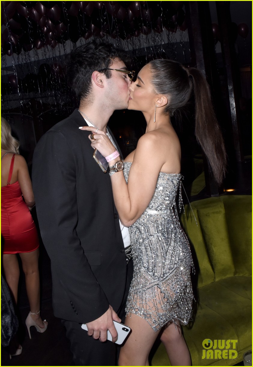 kaia gerber madison beer new years eve party 07