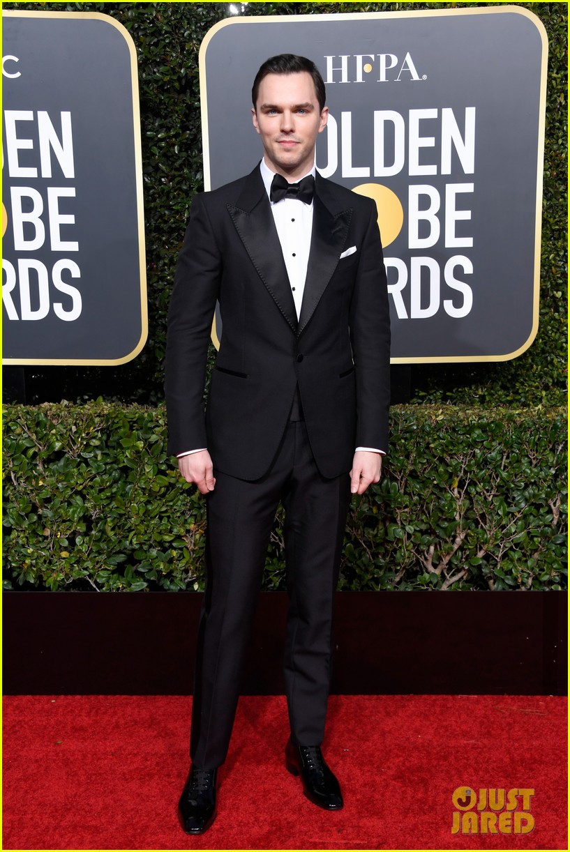 Joe Alwyn & Nicholas Hoult Bring 'The Favourite' To Golden Globes 2019