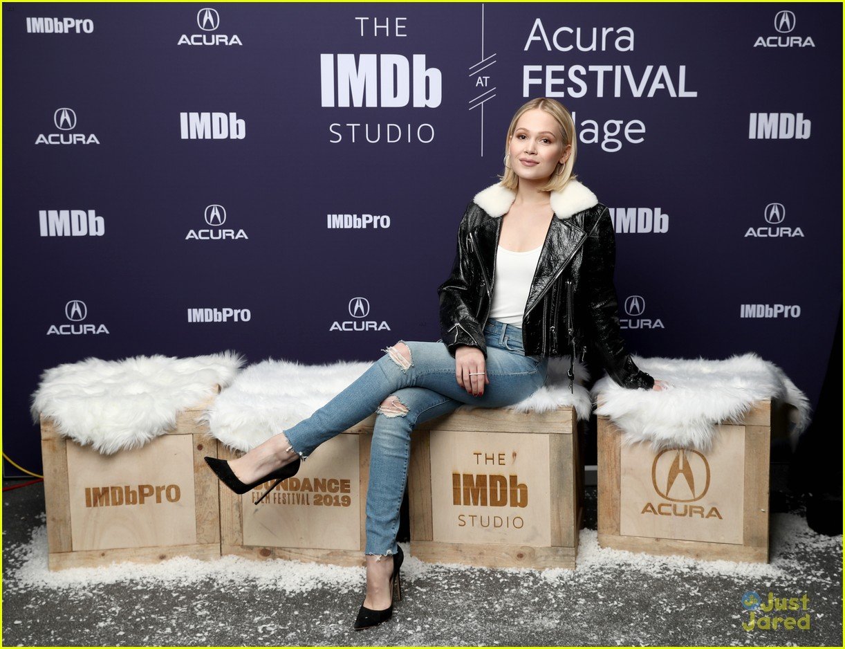 Full Sized Photo of kelli berglund avan jogia now apocalypse cast