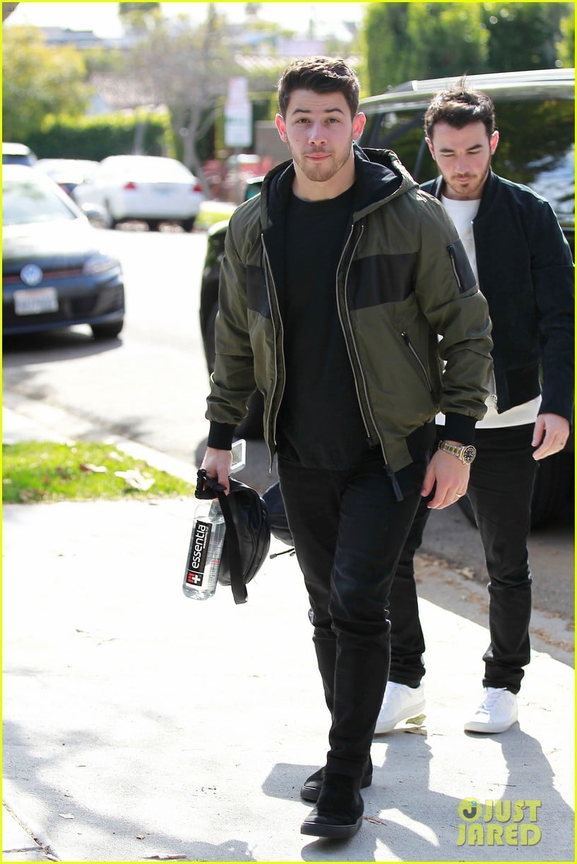 Nick Jonas Joins Older Bro Kevin for Meeting in WeHo | Photo 1211620 ...