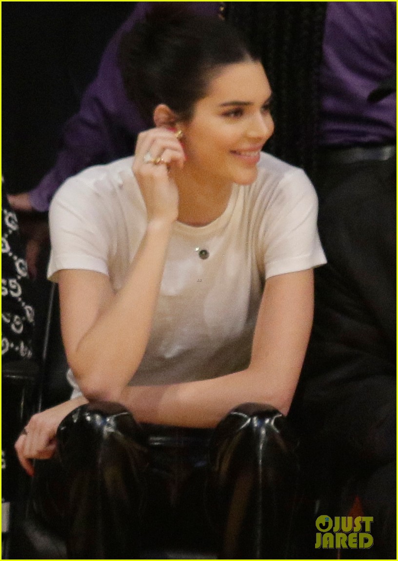 Full Sized Photo Of Kendall Jenner Kourtney Kardashian Support Ben Simmons Basketball Game