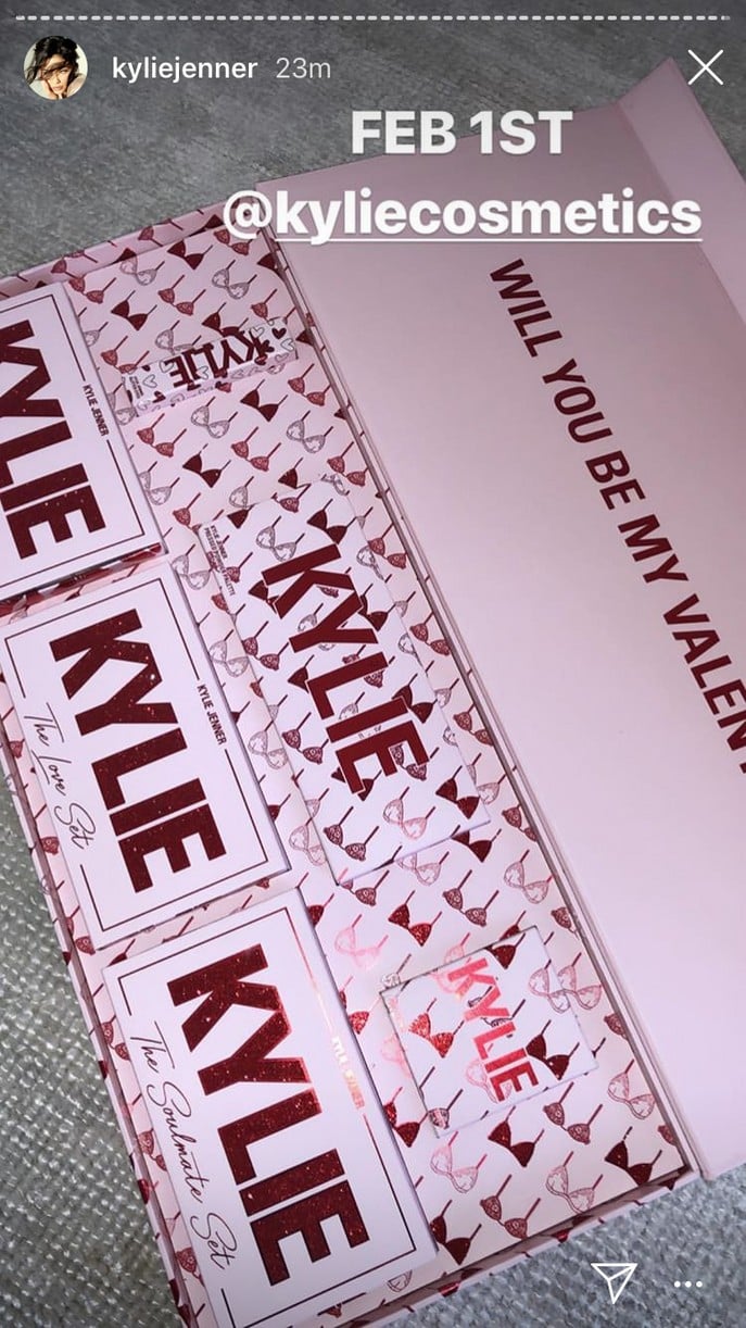 Kylie Jenner Shows Off Kylie Cosmetics Valentine S Day Collection Photo Photo