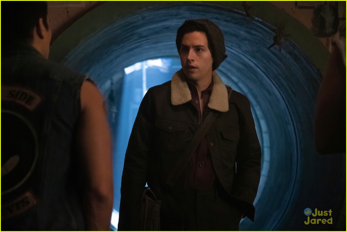 Full Sized Photo of archie gun hospital red dahlia riverdale stills 05