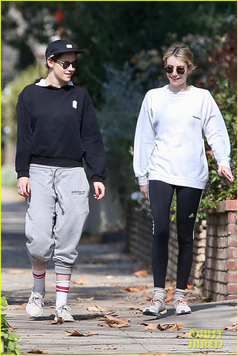 Kristen Stewart & Emma Roberts Hang Out Together in Griffith Park