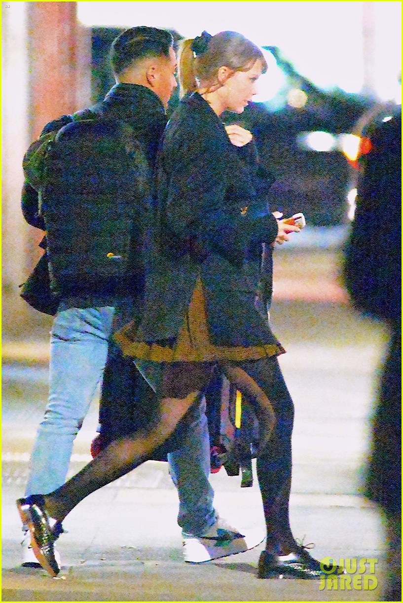 Taylor Swift Keeps It Chic While Hitting the Recording Studio! | Photo