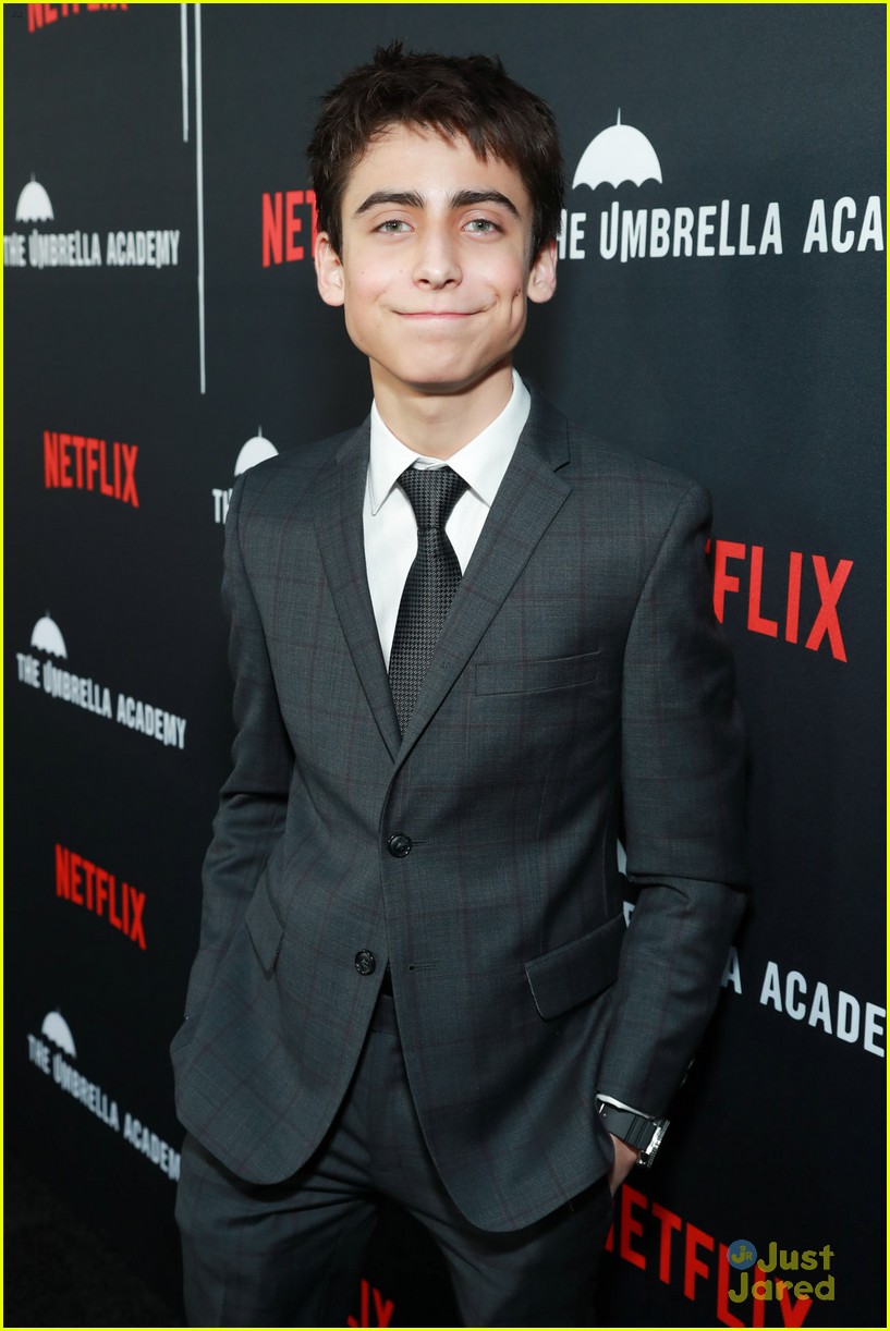 Aidan Gallagher Suits Up & Steps Out For 'Umbrella Academy' Premiere ...