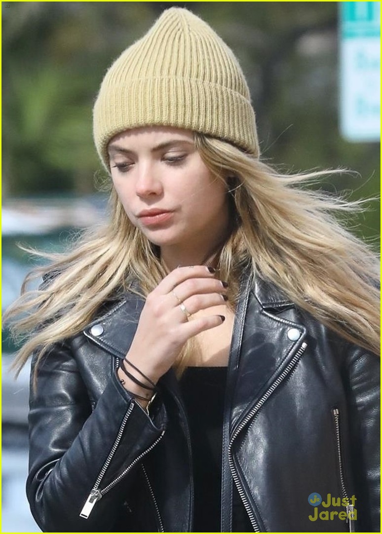 ashley benson first pll convention 05