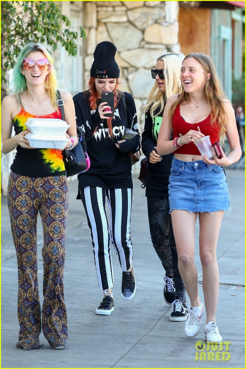 bella thorne tana mongeau split 07
