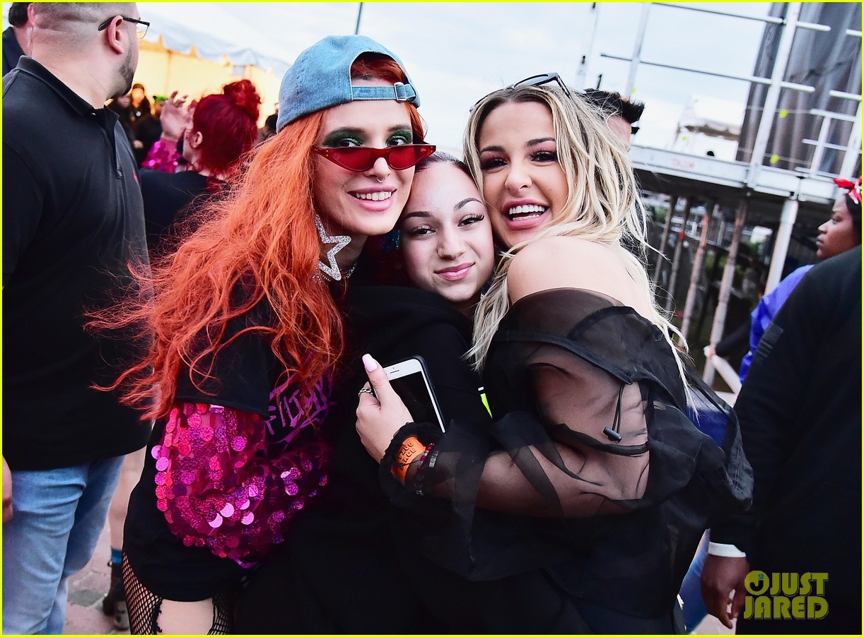 bella thorne tana mongeau split 09