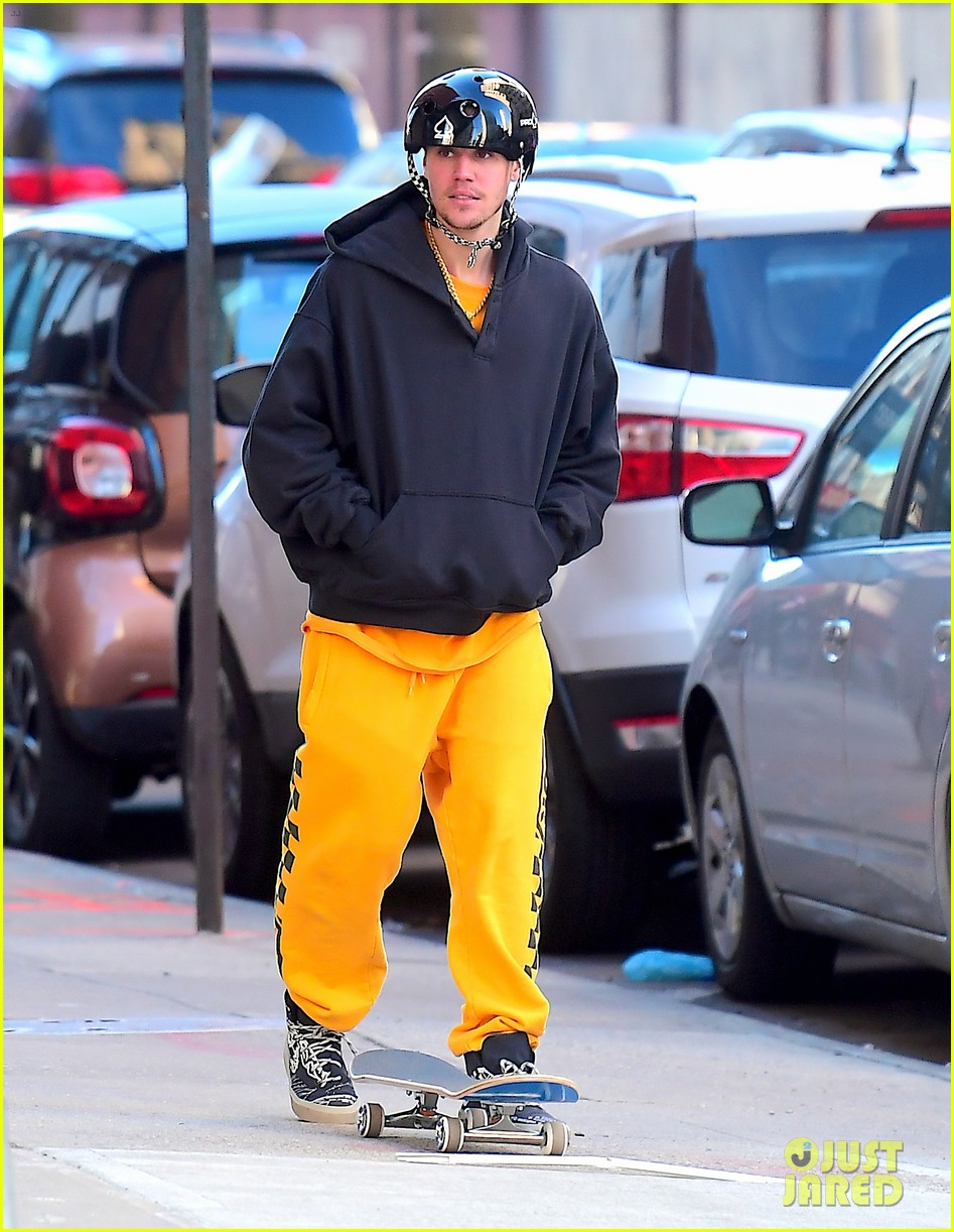 Full Sized Photo of justin hailey bieber step out for the day in nyc 07