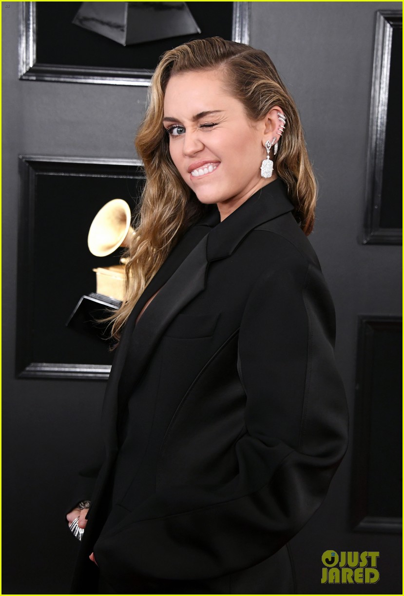 miley cyrus grammys 2019 14