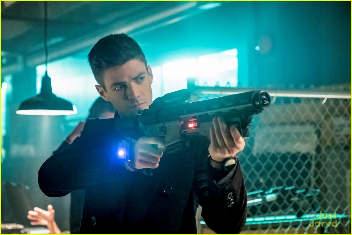 Full Sized Photo of the flash goldfaced stills 01 Iris Meets Cicada Face to Face on 'The Flash