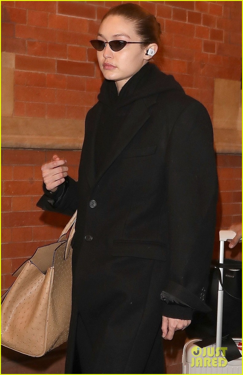 gigi hadid arrives in london fashion week 02