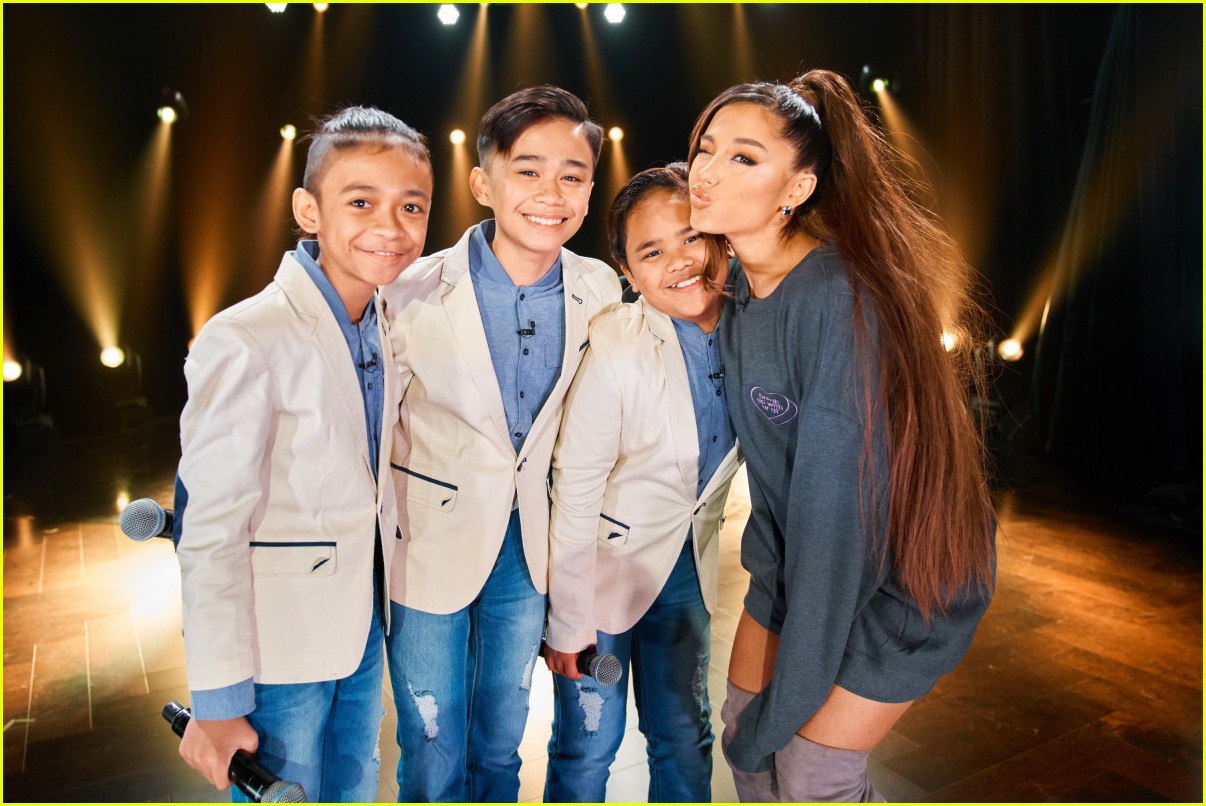 ariana grande surprises the tnt boys 04