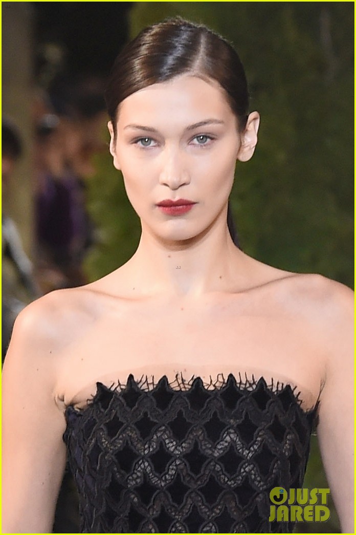 bella hadid stuns at the oscar de la renta fashion show 06