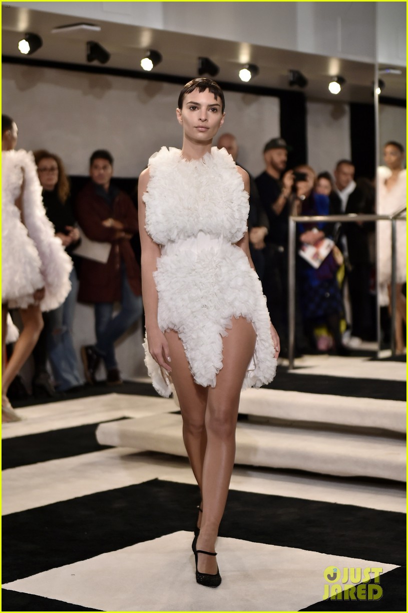 bella hadid tomo koizumi nyfw 17