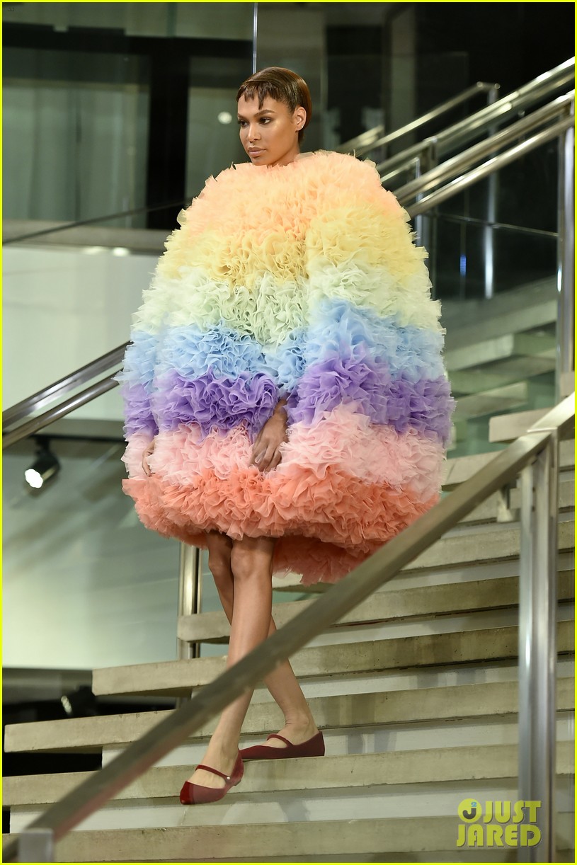 bella hadid tomo koizumi nyfw 21
