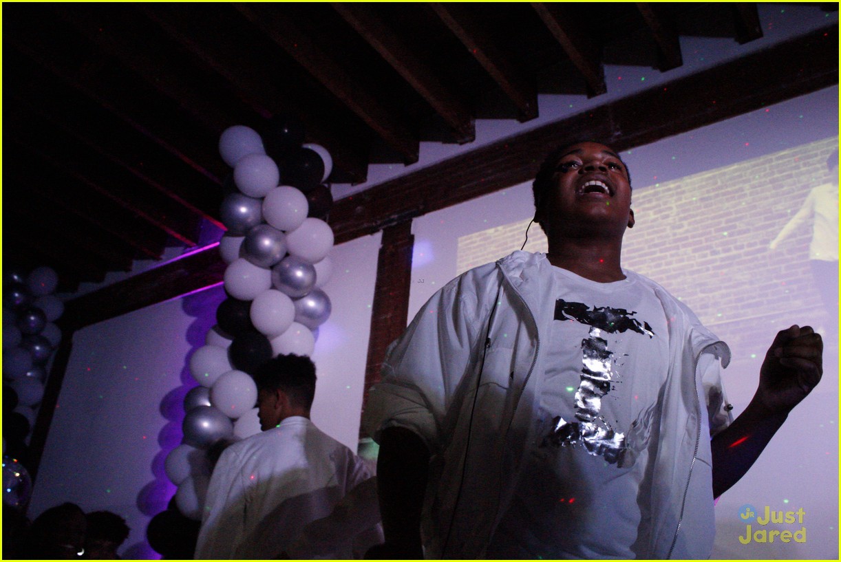 Full Sized Photo of issac ryan brown single release party pics 02 ...