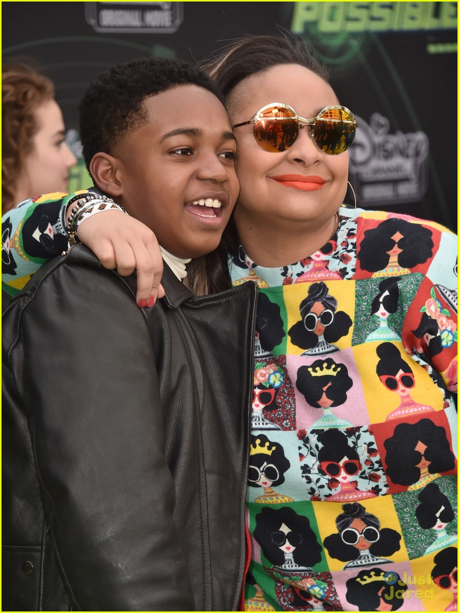 Issac Ryan Brown & Tahj Mowry Have 'Wade' 10 Year Challenge Meet Up at