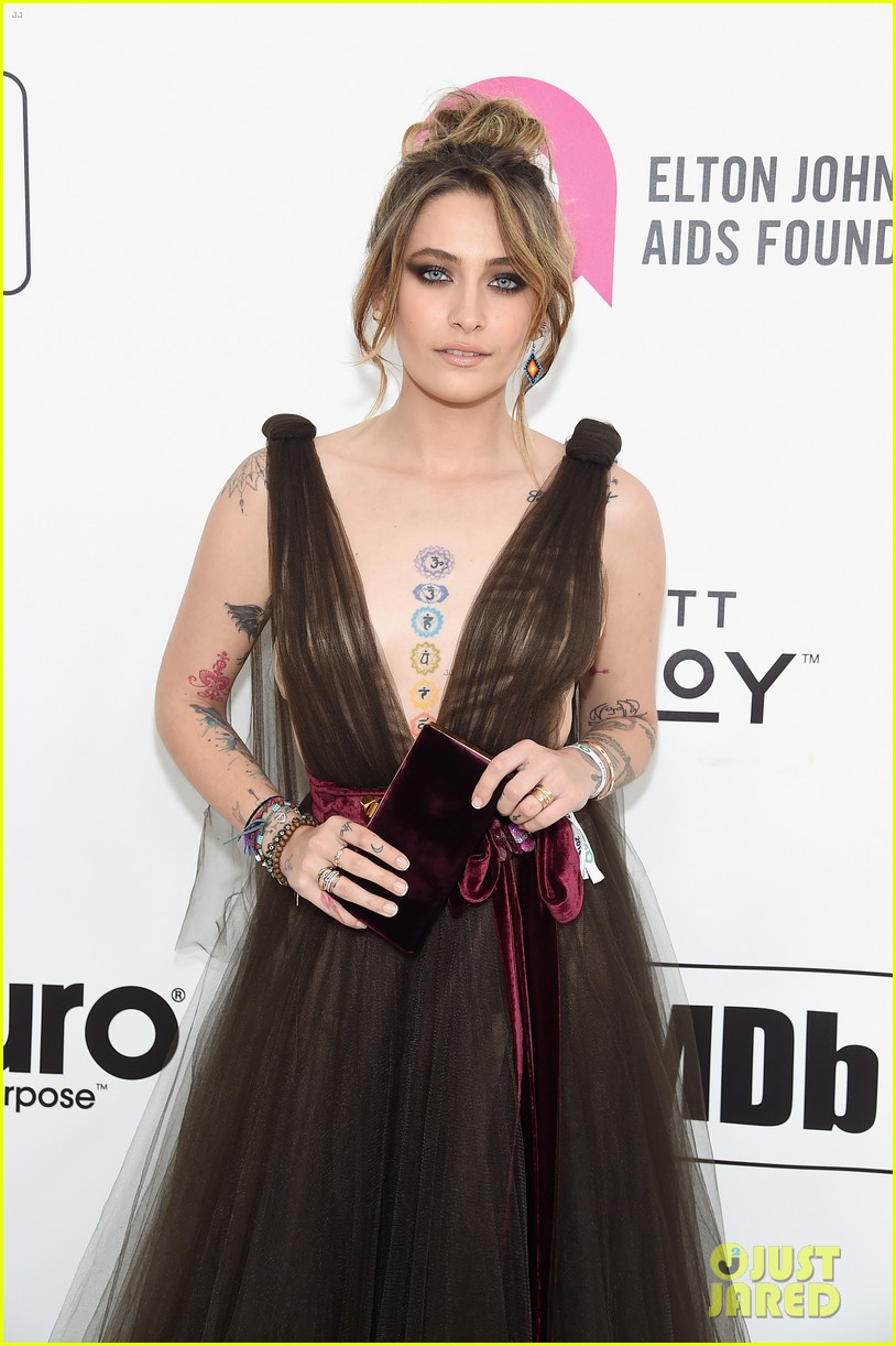paris jackson gabriel glenn pair up at elton johns oscars viewing party 11