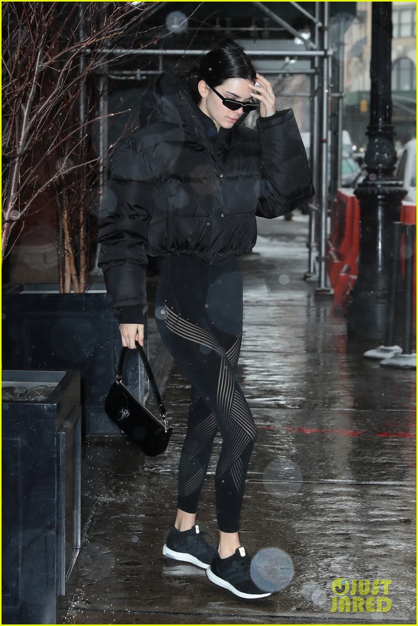 Kendall Jenner Steps Out During the Snow Storm in NYC | Photo 1216159 ...