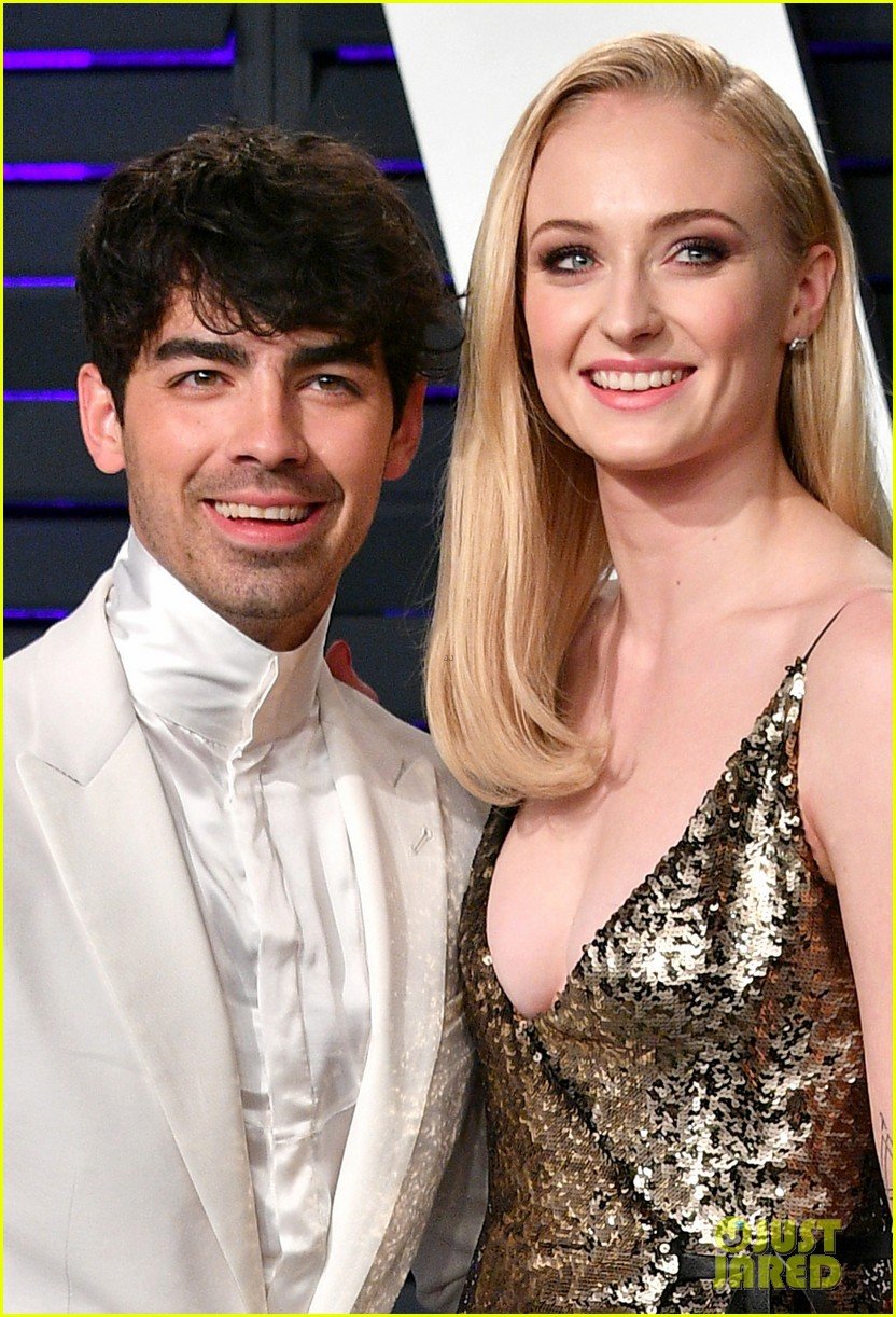 nick joe jonas priyanka chopra sophie turner vanity fair oscars party 02