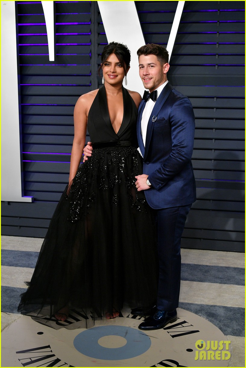 nick joe jonas priyanka chopra sophie turner vanity fair oscars party 03