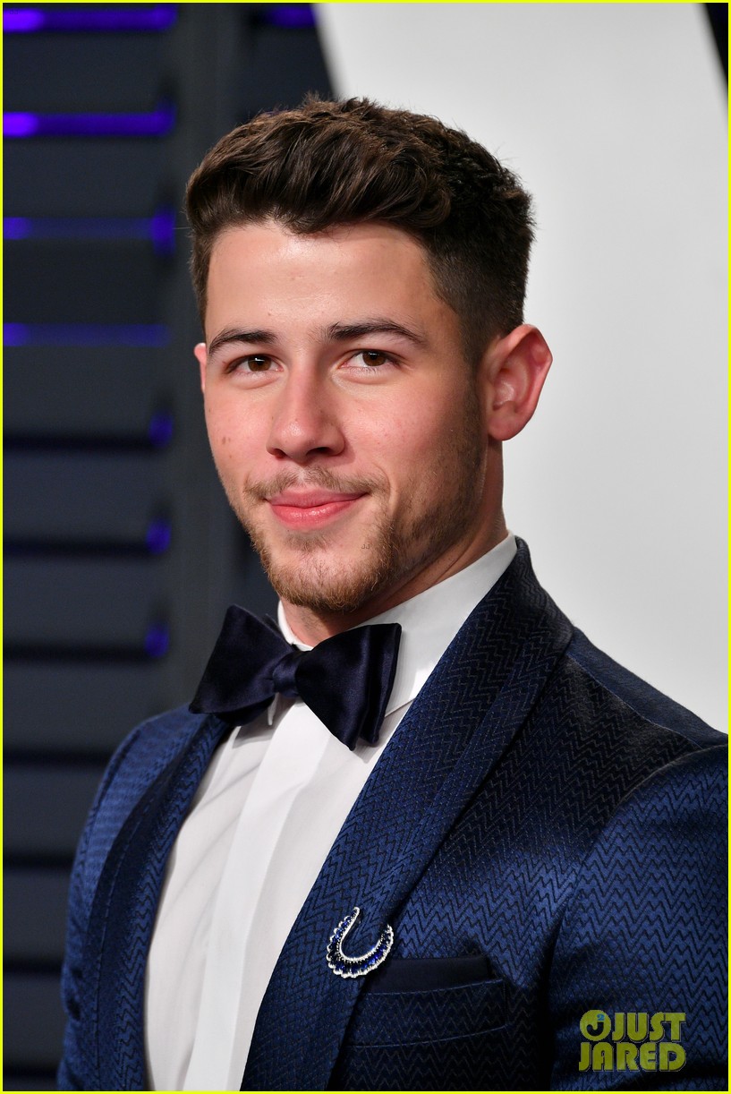 nick joe jonas priyanka chopra sophie turner vanity fair oscars party 04