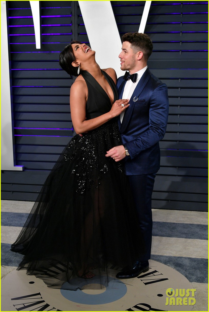 nick joe jonas priyanka chopra sophie turner vanity fair oscars party 10
