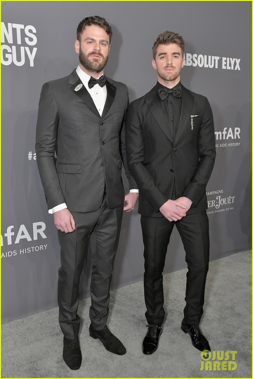 Victoria Justice, Kelsea Ballerini, & Chloe Lukasiak Get Glam for amfAR