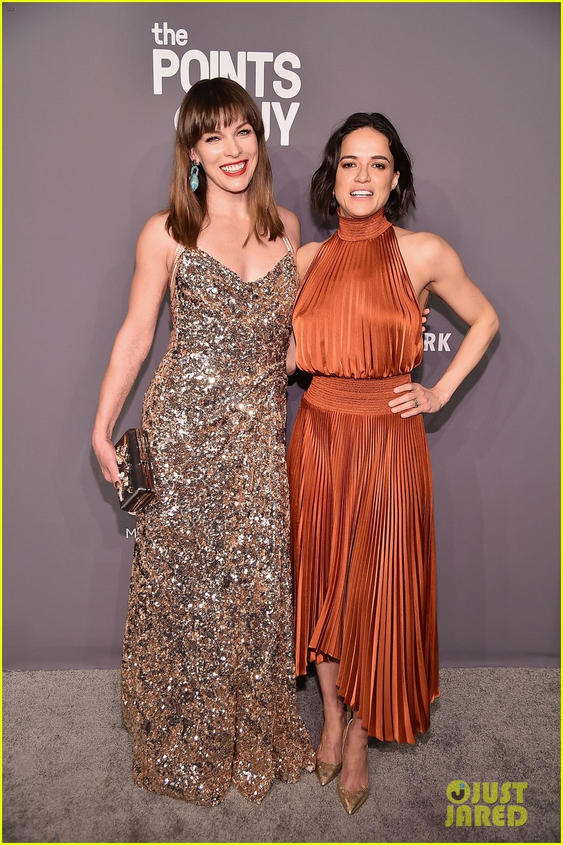 Victoria Justice, Kelsea Ballerini, & Chloe Lukasiak Get Glam for amfAR