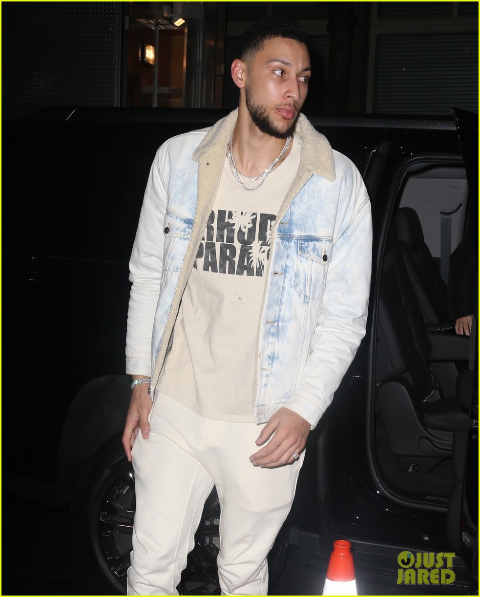 Kendall Jenner & Boyfriend Ben Simmons Go On a NYC Dinner Date | Photo ...