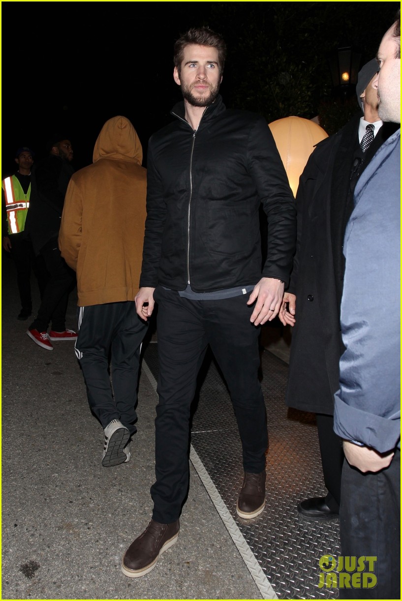 liam hemsworth rebel wilson wme pre oscars party 07