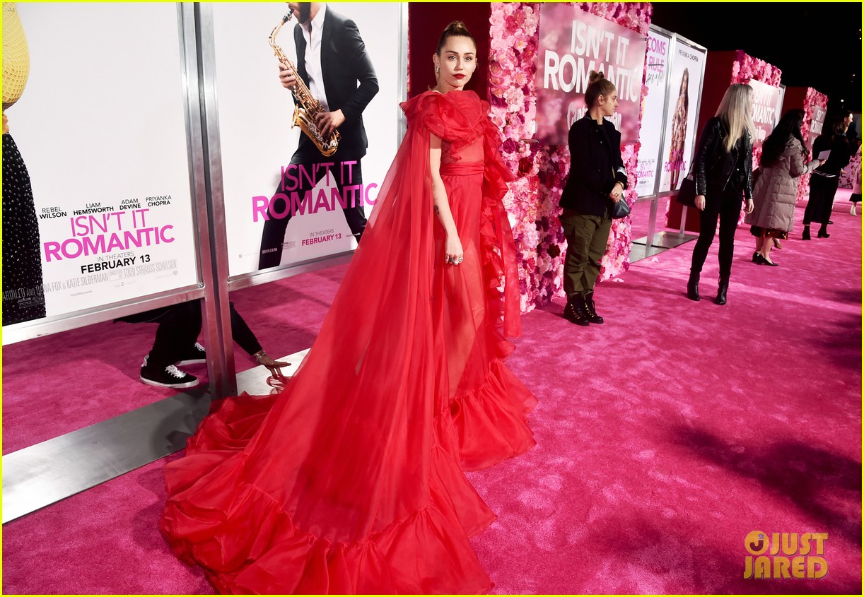 Full Sized Photo of miley cyrus attends isnt it romantic premiere 03