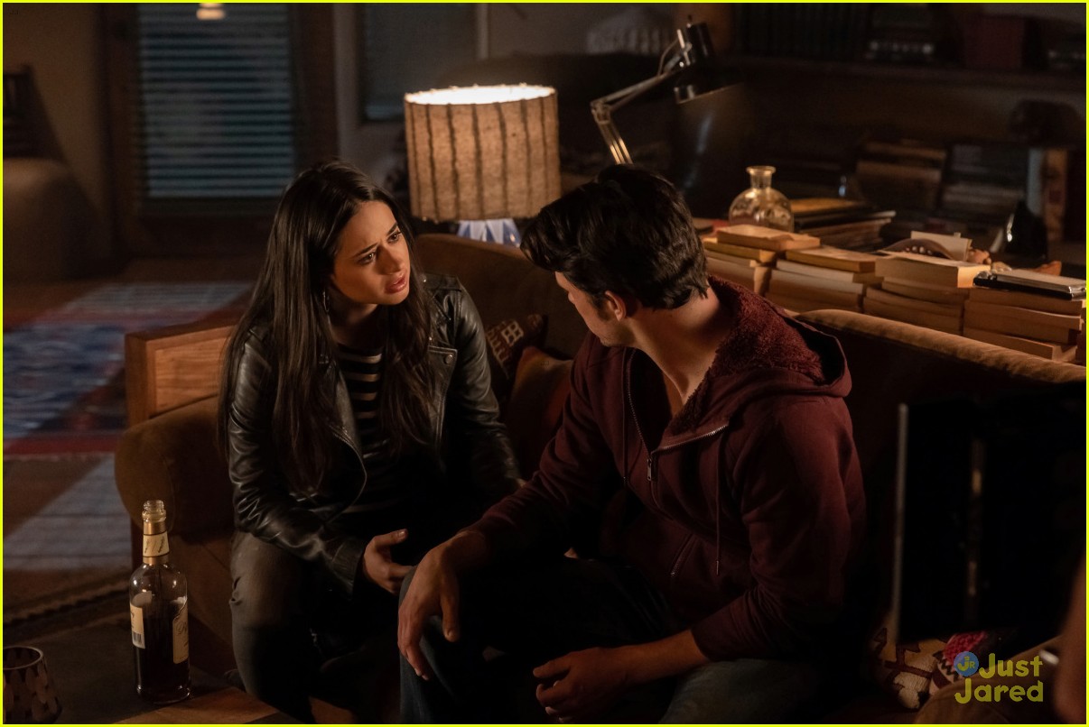 Full Sized Photo of roswell nm dont speak stills 04 | Liz Continues Her ...