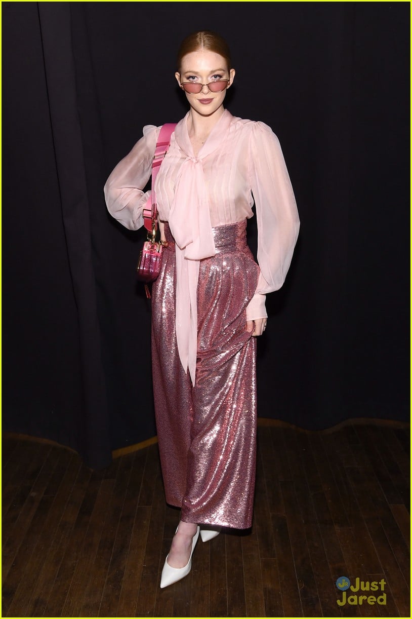 Shailene Woodley Channels The 1970s at Marc Jacobs' NYFW Show | Photo